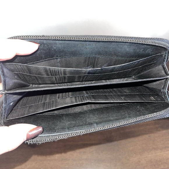 Caviar Large Timeless CC Zip Around Wallet Black - Picture 5 of 10